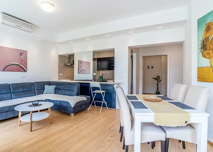 Apartments Makarska